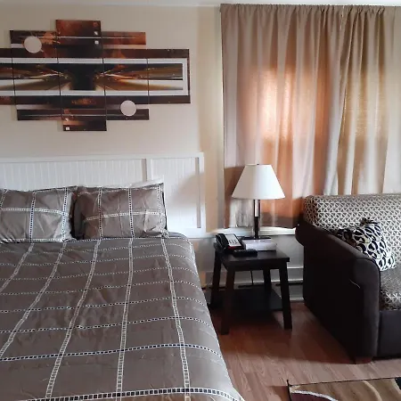 Town Line Inn-3