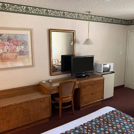 Country Hearth Inn-Winnemucca-3
