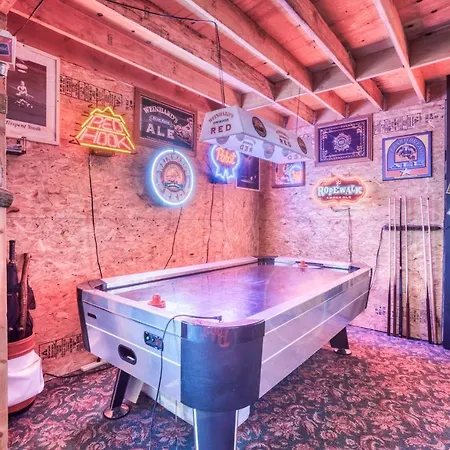 Incredibly Unique Bar Inspired Home With Private Hot Tub And Near The Beach Dogs Ok-2