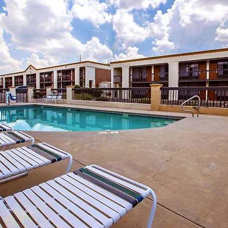 Quality Inn Suwanee I-85-2