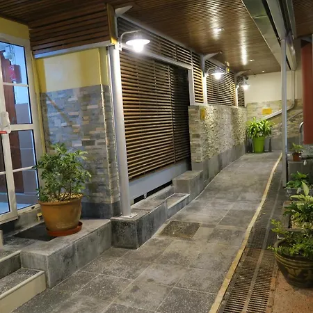 Central Hotel-3