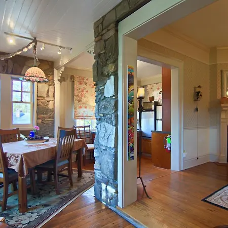 North Lodge On Oakland Bed And Breakfast-2