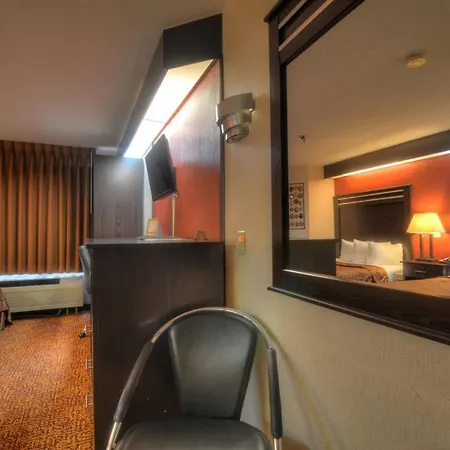 Smoky Mountain Inn & Suites-2