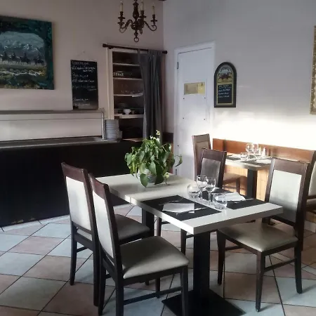 Hotel De La Gare-3