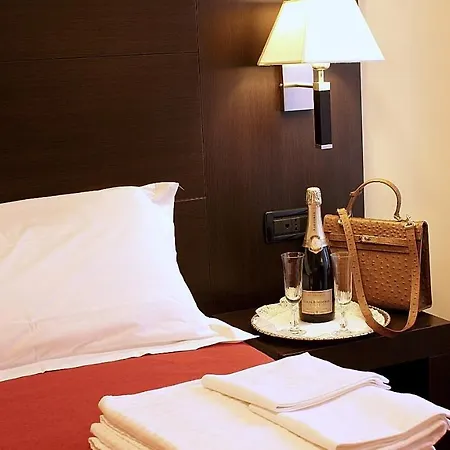 Hotel Versailles-3
