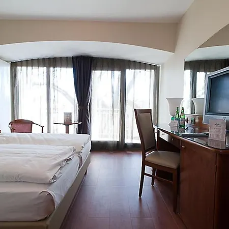 Hotel Am Blauen Wunder-2