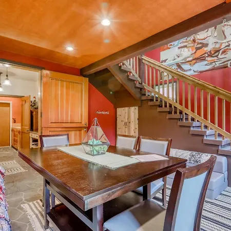 Berry Glen Redwood Park Loft-2