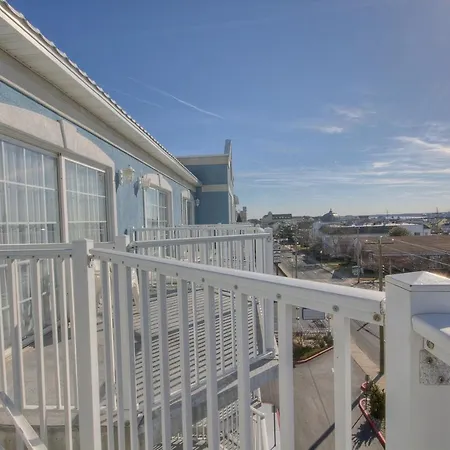 Tidelands Caribbean Boardwalk Hotel And Suites-3