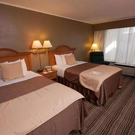 Norwood Inn & Suites Mankato-2