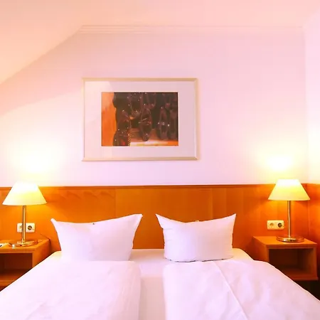 Vinothek Hotel - Boardinghouse-2