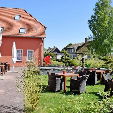 Das kleine Hotel und Ferienwohnungen auf Mönchgut!-3