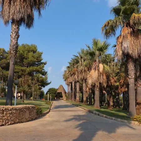 TH Le Castella - Baia degli Dei Village-3