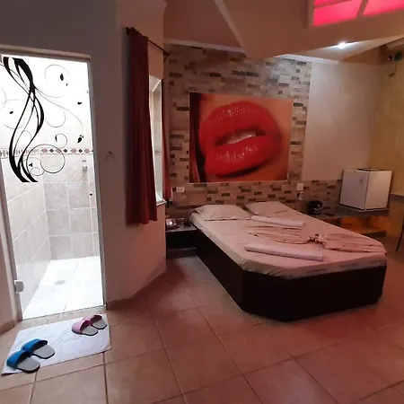 Viper Motel-2