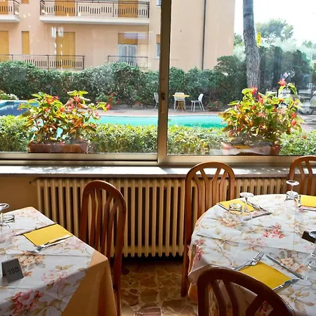 Hotel Kristall-2