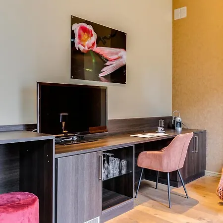 Brasss Hotel Suites-3