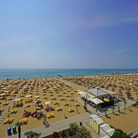 Hotel Strand A Frontemare-3