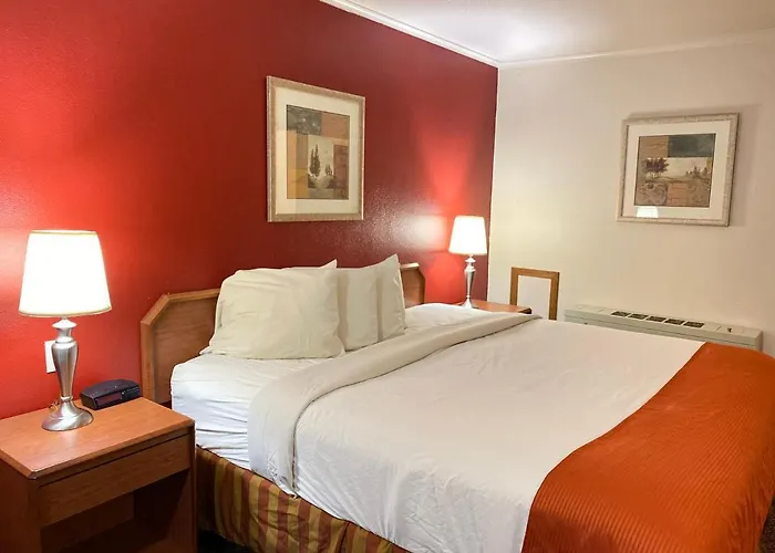 Fort Hays Inn