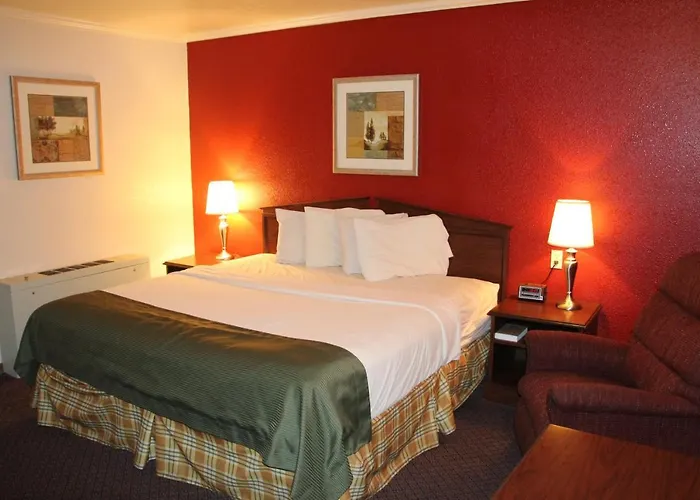 Fort Hays Inn