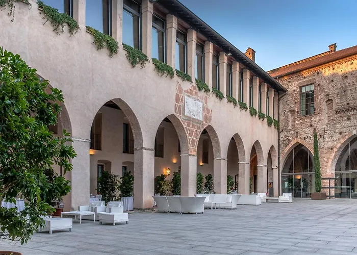 Hotel Castello Visconteo Cassano dʼAdda