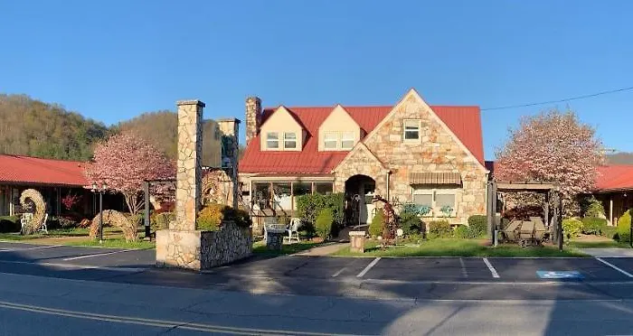 Phillips Historic Motel & Cottages