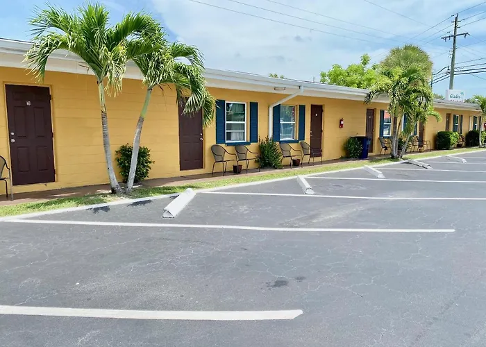 Glades Motel - Naples