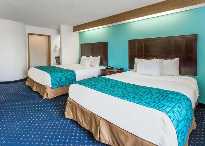 Howard Johnson By Wyndham Vancouver Hotel & Suites