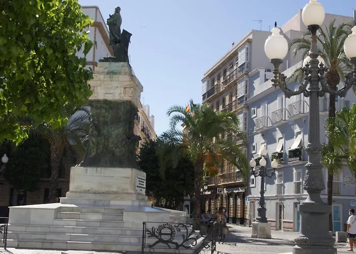 Pension Las Cuatro Naciones Cadix