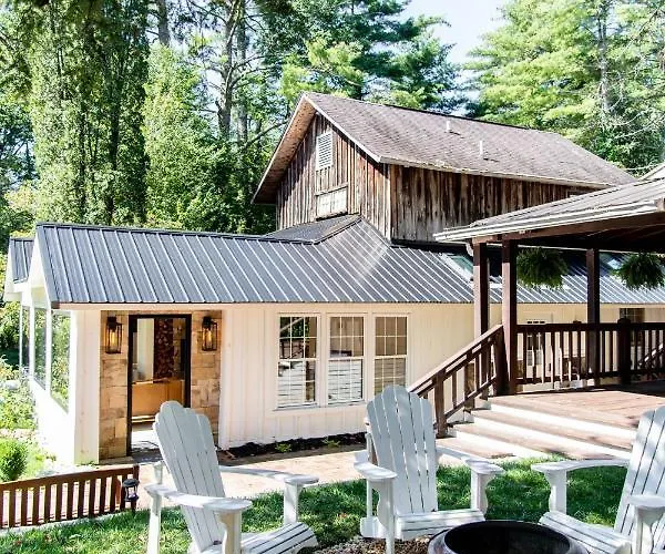 Outpost Inn Highlands