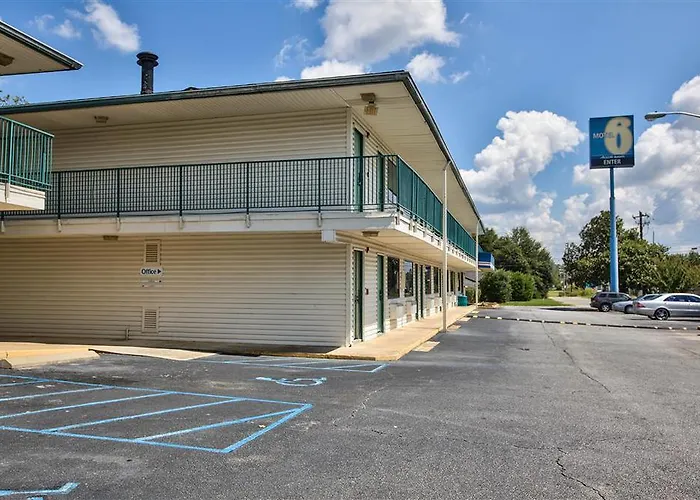 Luxury Inn By Oyo Albany