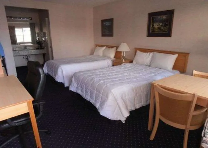 Econo Lodge Inn & Suites Central Medford