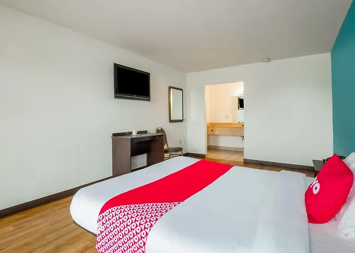 Oyo Hotel St. Louis Lambert Airport