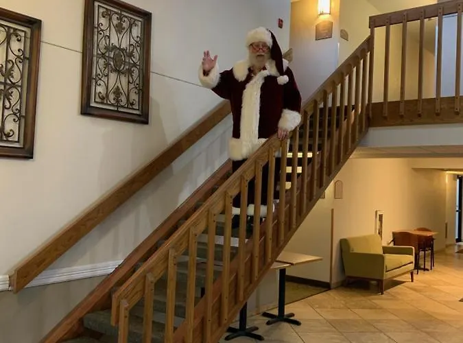 Nichols Inn & Suites