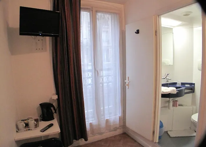Hotel Feria Clichy