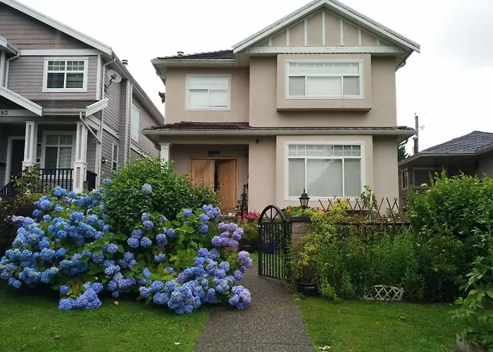 Helen'S House / Close To Skytrain And Airport