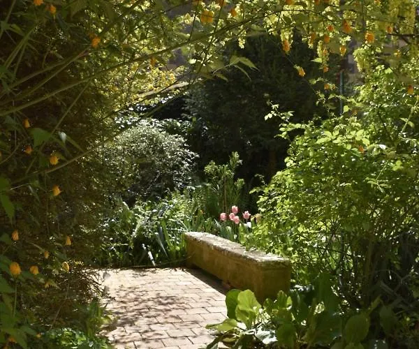 Bed and Breakfast Jardin Secret à Moulins 