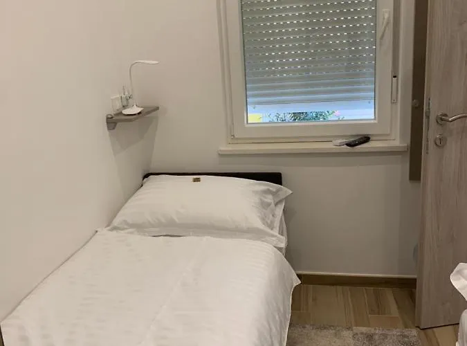 Rirooms