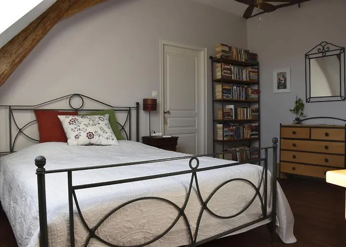 Bed and Breakfast Jardin Secret à Moulins 