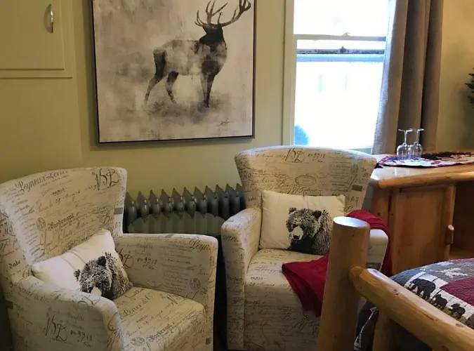Holiday Lodge Bed And Breakfast Banff