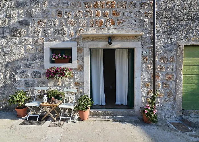 Apartments And Rooms Kampanel Hvar Town