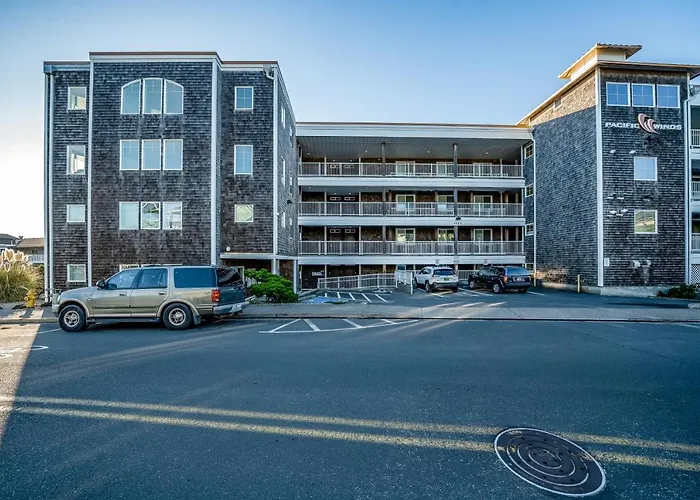 Oceanfront Contemporary Villa Lincoln City