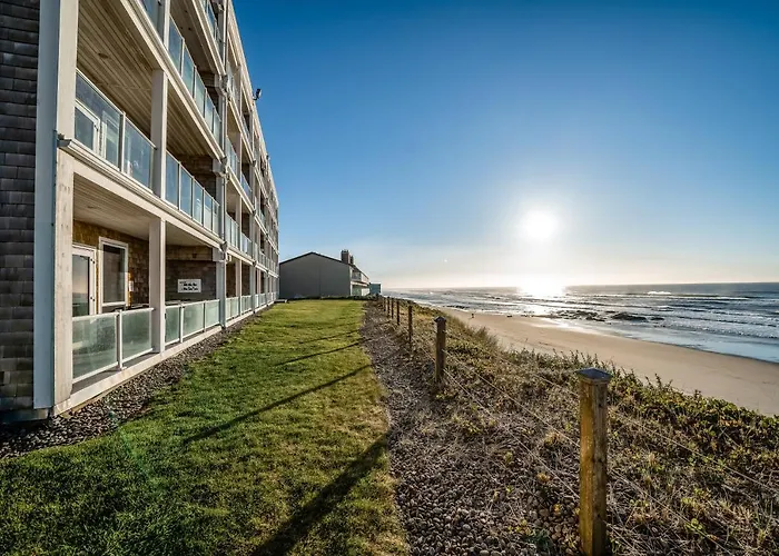 Oceanfront Contemporary Villa Lincoln City