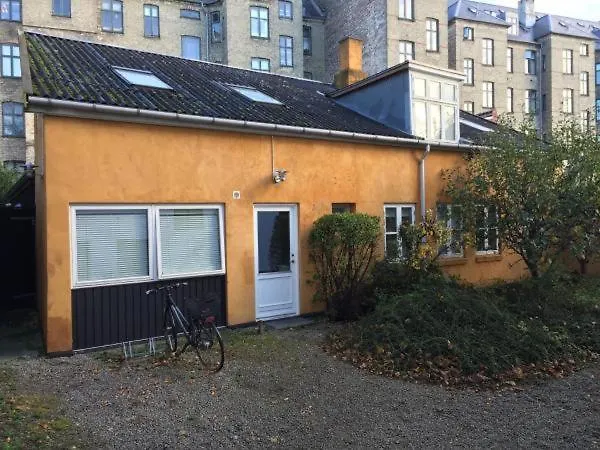 Rooms In Quiet Yellow Courtyard Apartment Copenhague