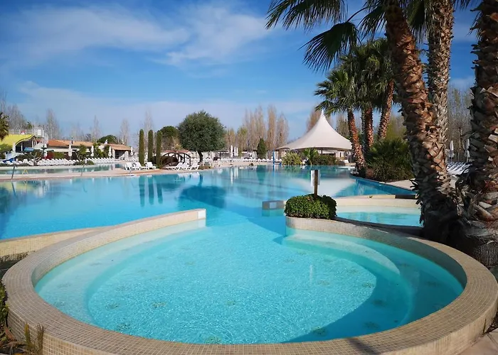 Meuble De Tourisme 6/8 Pers Bord De Mer Sur Camping 4*