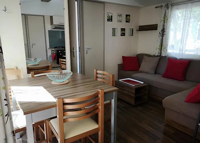 Meublé de tourisme 6/8 pers bord de mer sur camping 4* Vias
