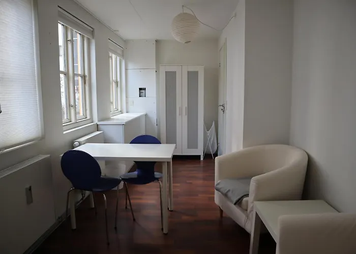 Rooms In Quiet Yellow Courtyard Apartment Copenhague