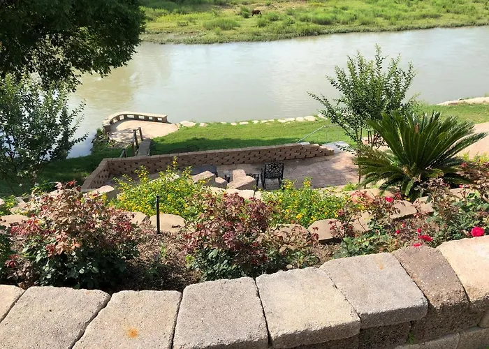The Perry Riverhouse