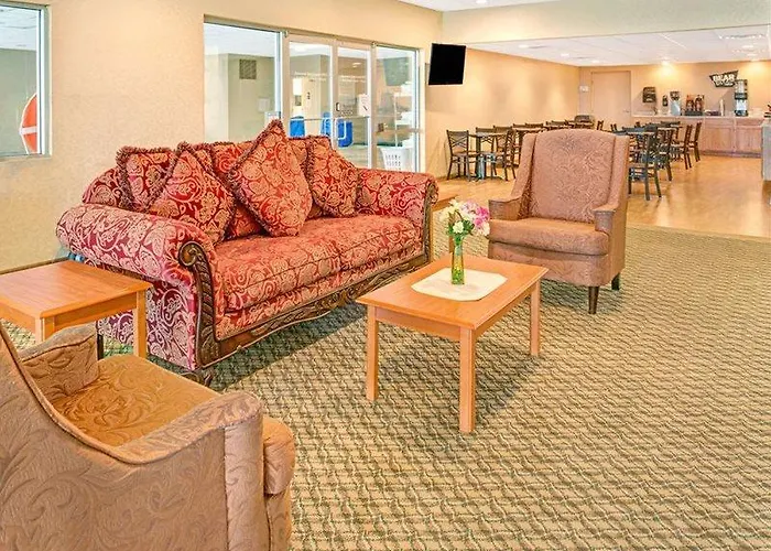 Travelodge By Wyndham Lincoln Airport I-80