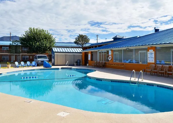 The Classic Desert Aire Hotel