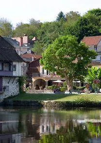 Hotel Les Flots Bleus à Beaulieu-sur-Dordogne