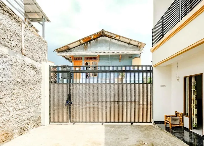 Rudi Rooms Near Stasiun Cikarang Mitra Reddoorz Tegalgede